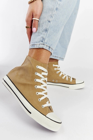 Black trainers Beat 2