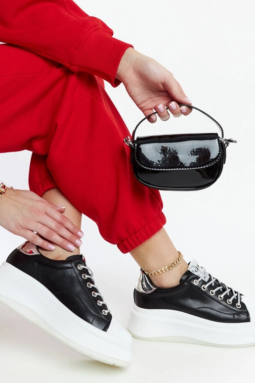 Czarne sneakersy na platformie GOE...