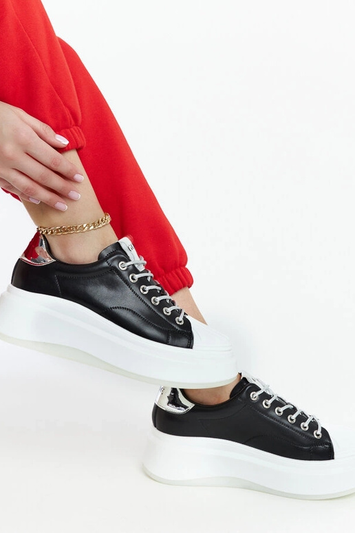 Czarne sneakersy na platformie GOE...