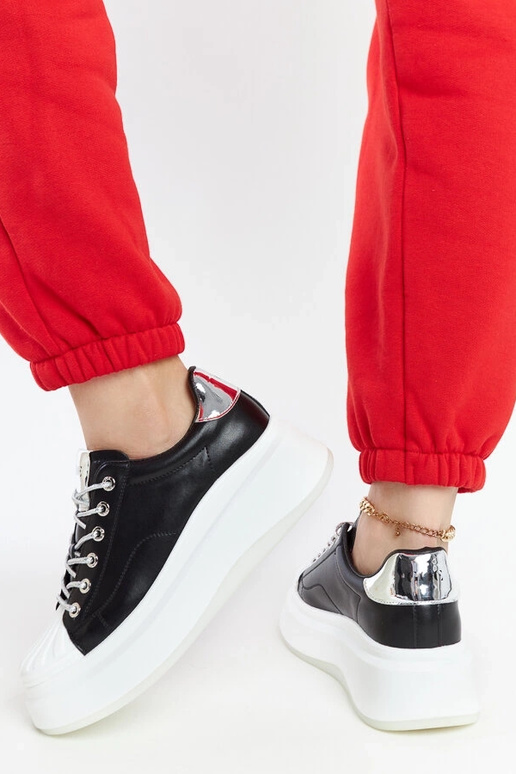 Czarne sneakersy na platformie GOE...
