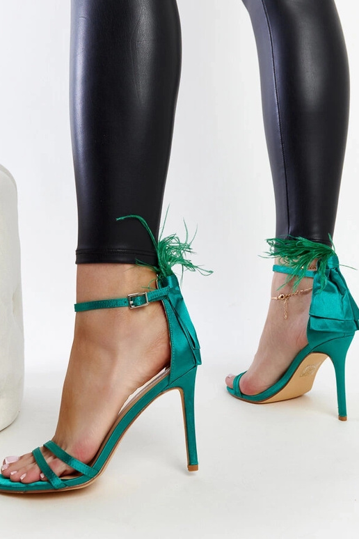 Zielone sandałki z piórami Adalgisio