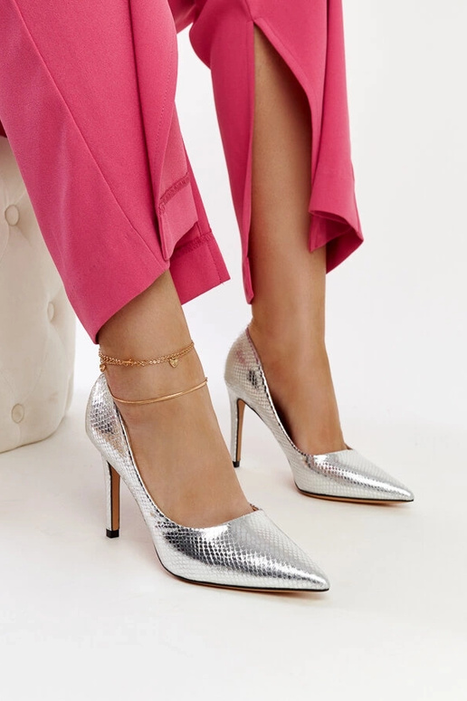 Srebrne lakierowane szpilki Wines