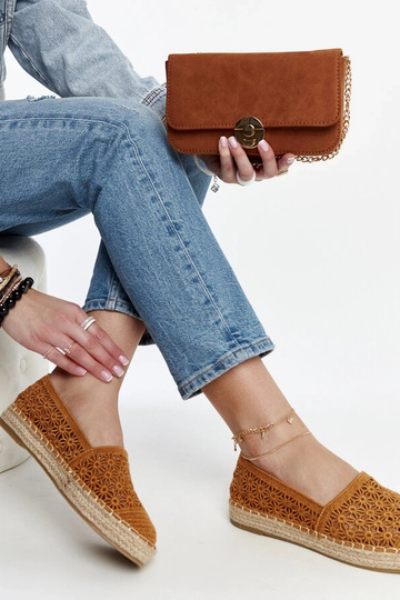 Brązowe koronkowe espadryle... 2