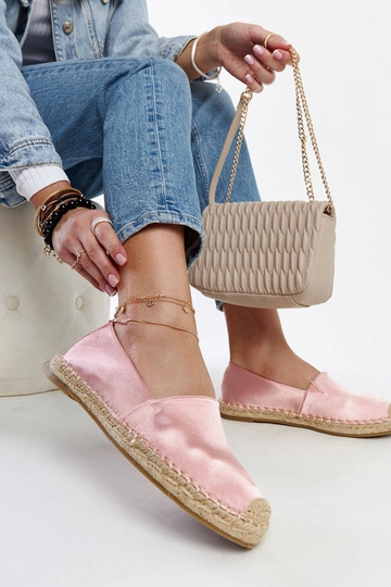 Jasnoróżowe espadryle z... 2