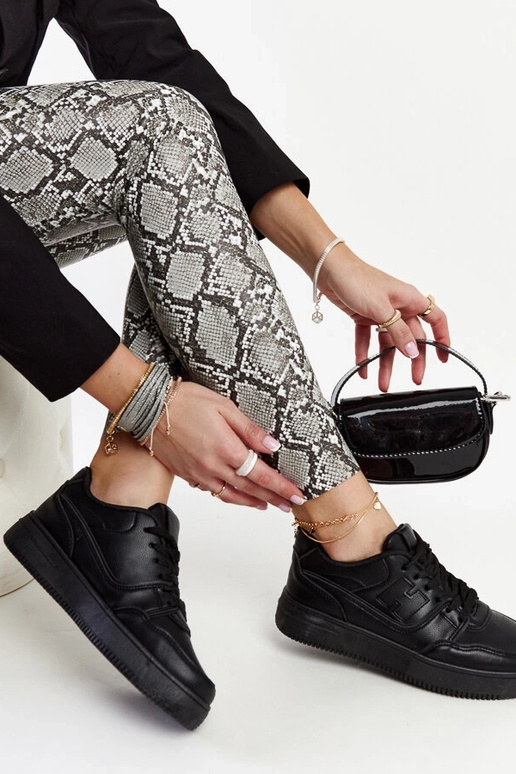 Czarne sneakersy na platformie Mentha