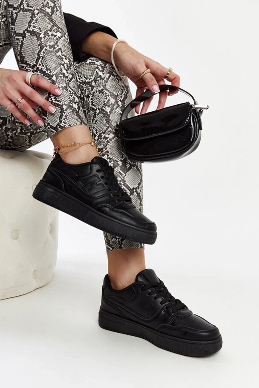 Czarne sneakersy na platformie Mentha