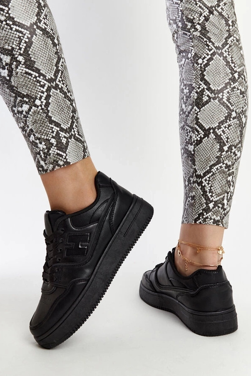Czarne sneakersy na platformie Mentha