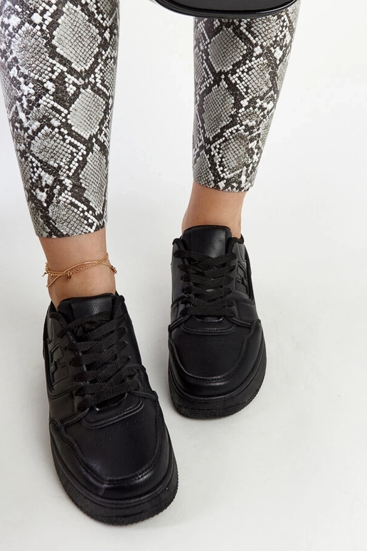 Czarne sneakersy na platformie Mentha