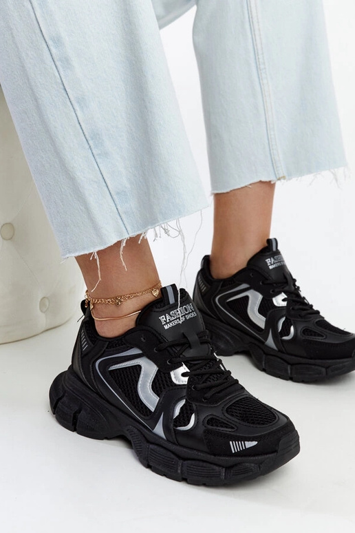 Czarne sneakersy na masywnej... Czarne sneakersy na masywnej...