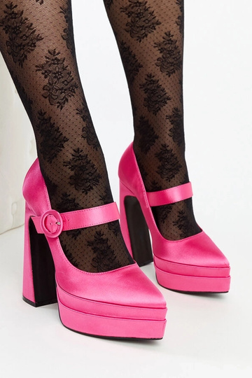 Beige high heels Thrower