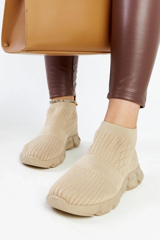 Ciemnobeżowe lekkie sneakersy...