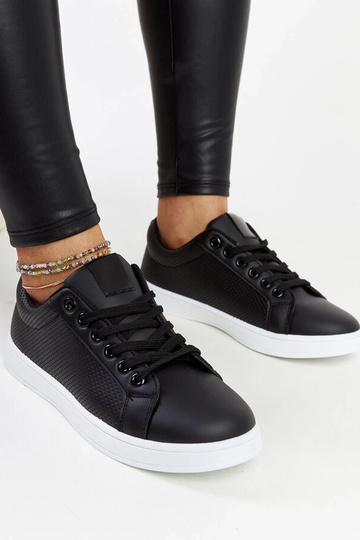 Black trainers Beat