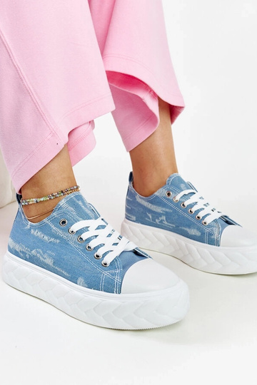 Black trainers Beat