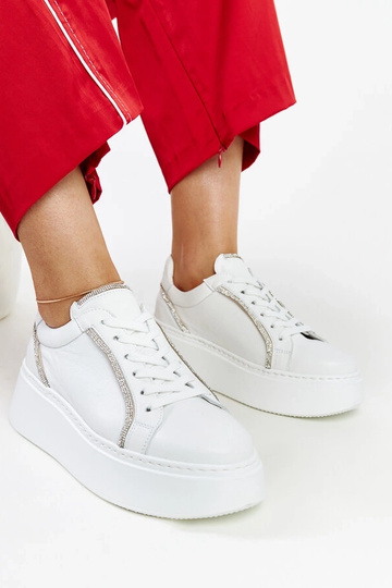 Białe skórzane sneakersy z cyrkoniami Karino