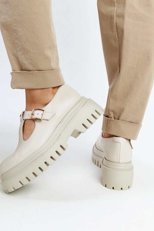 Beżowe skórzane półbuty Karino