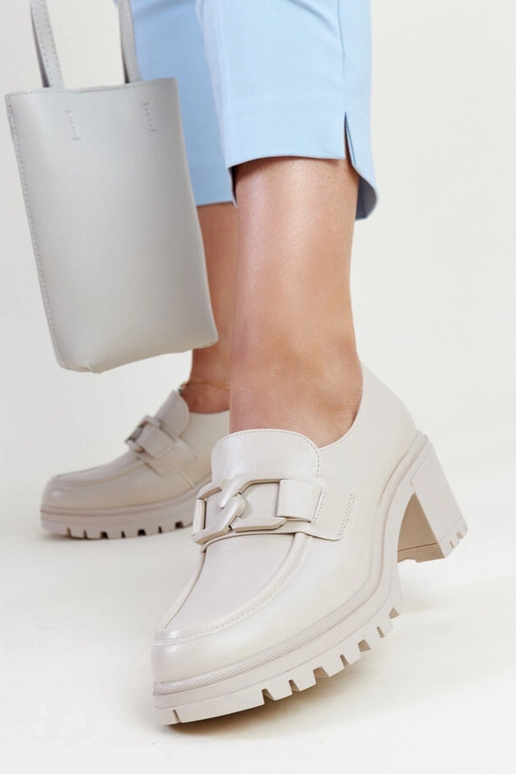 Beżowe półbuty ze skórzaną wkładką... Beżowe półbuty ze skórzaną wkładką...