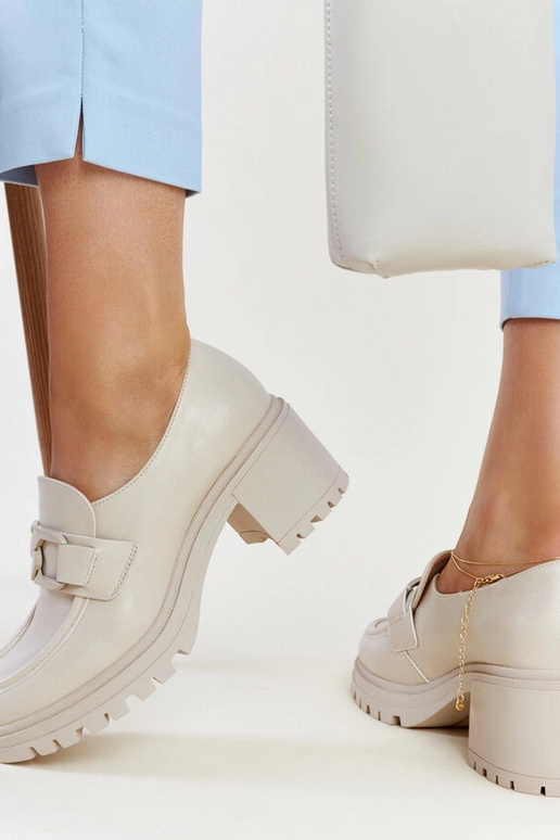 Beżowe półbuty ze skórzaną wkładką... Beżowe półbuty ze skórzaną wkładką...