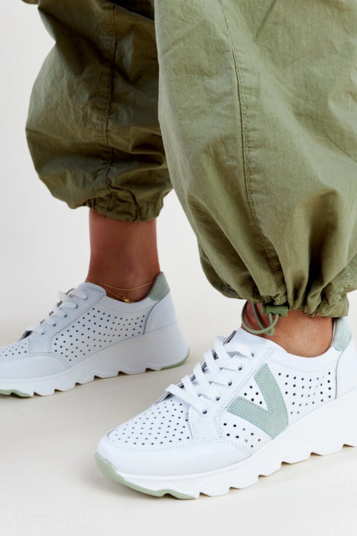 Białe skórzane sneakersy ażurowe Vinceza