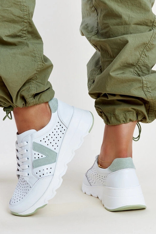 Białe skórzane sneakersy ażurowe Vinceza