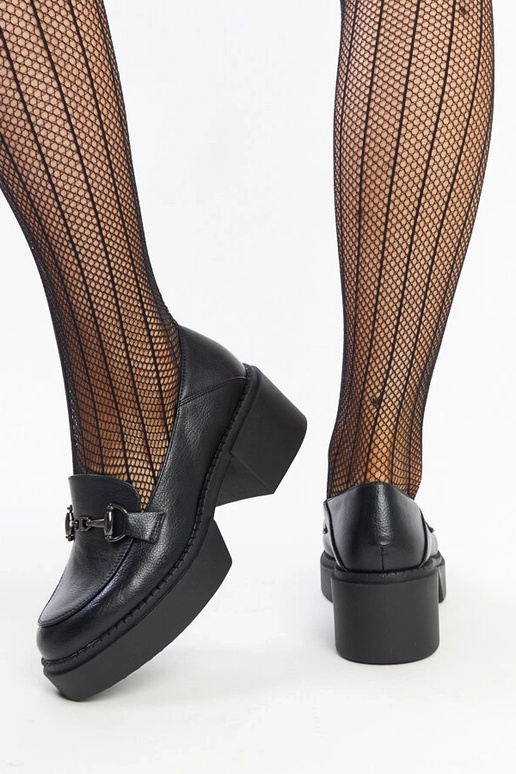 Czarne półbuty na obcasie... Czarne półbuty na obcasie...