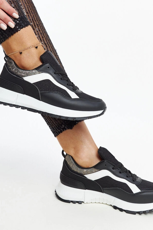 Czarne sneakersy na platformie z...