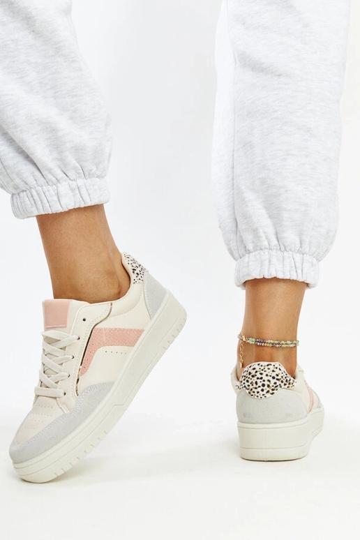 Białe sneakersy na platformie Walda