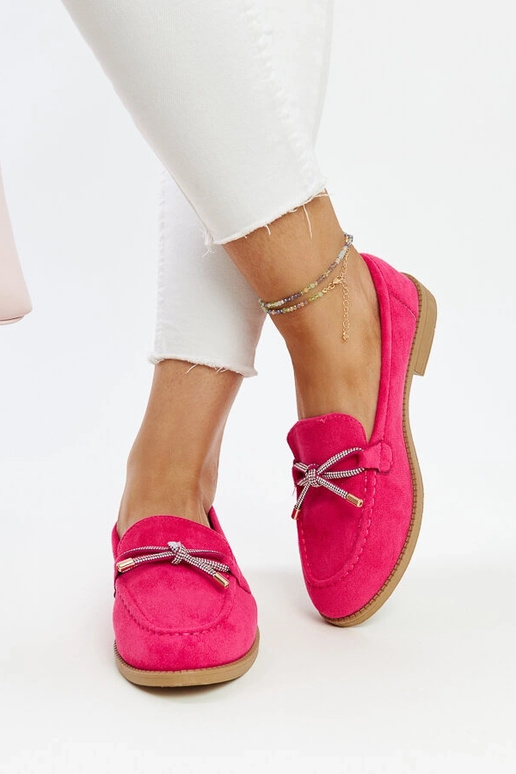 Ciemnoróżowe mokasyny z ozdobną... Ciemnoróżowe mokasyny z ozdobną...