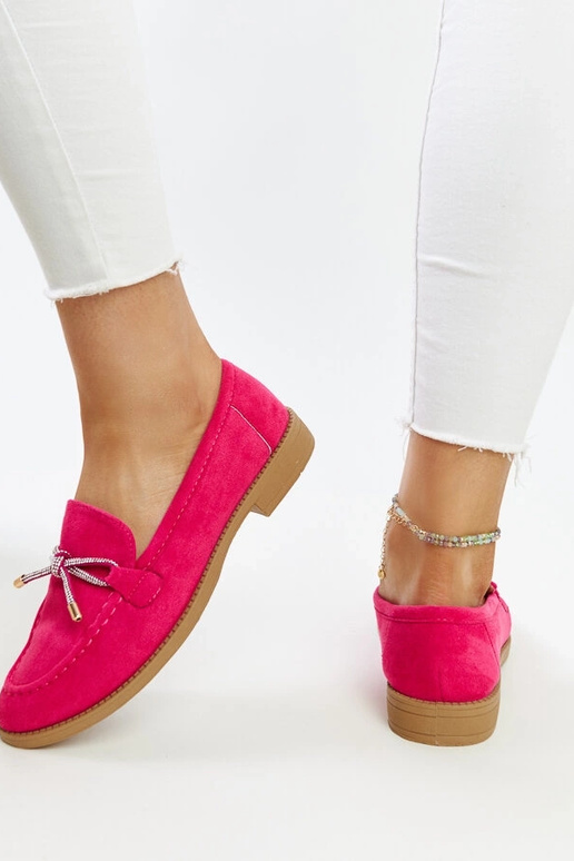 Ciemnoróżowe mokasyny z ozdobną... Ciemnoróżowe mokasyny z ozdobną...