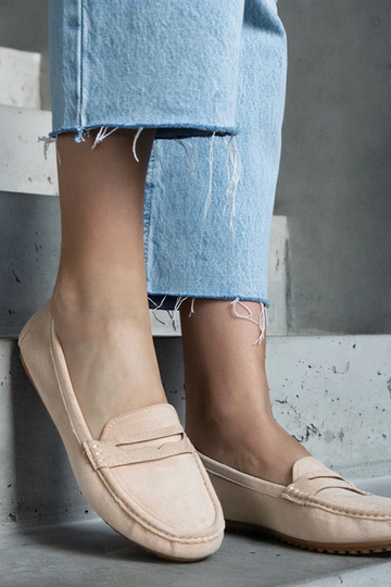 Beżowe mokasyny z...