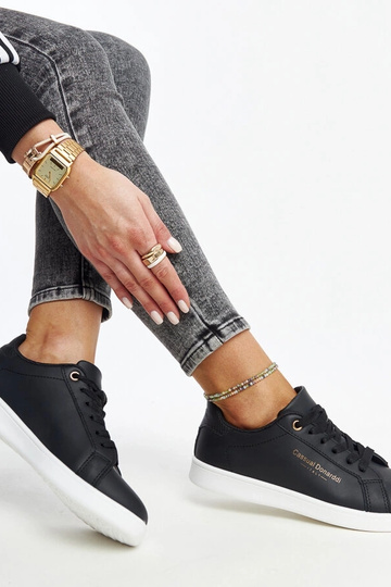 Black trainers Beat 2