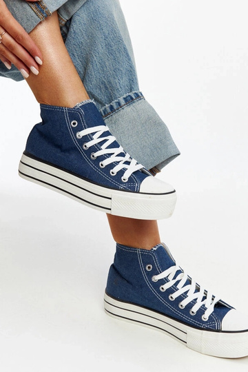 Black trainers Beat