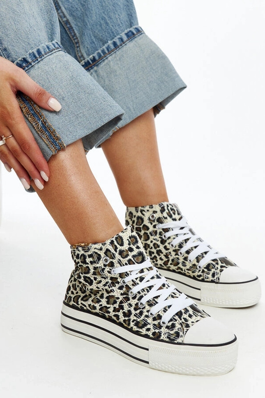Black trainers Beat