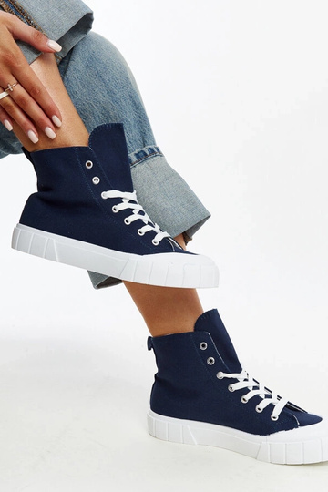 Black trainers Beat 2