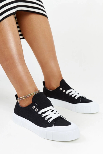 Black trainers Beat