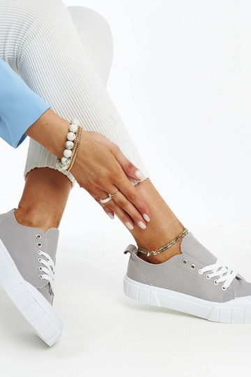 Black trainers Beat 2