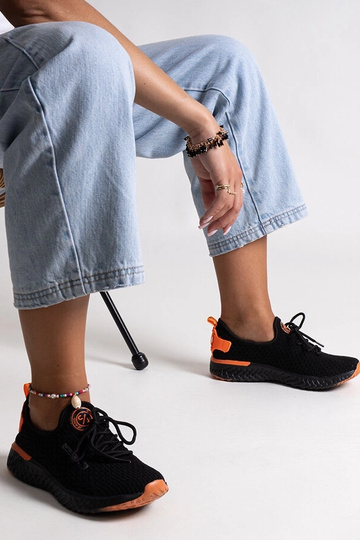 Czarne materiałowe sneakersy damskie CROSS JEANS