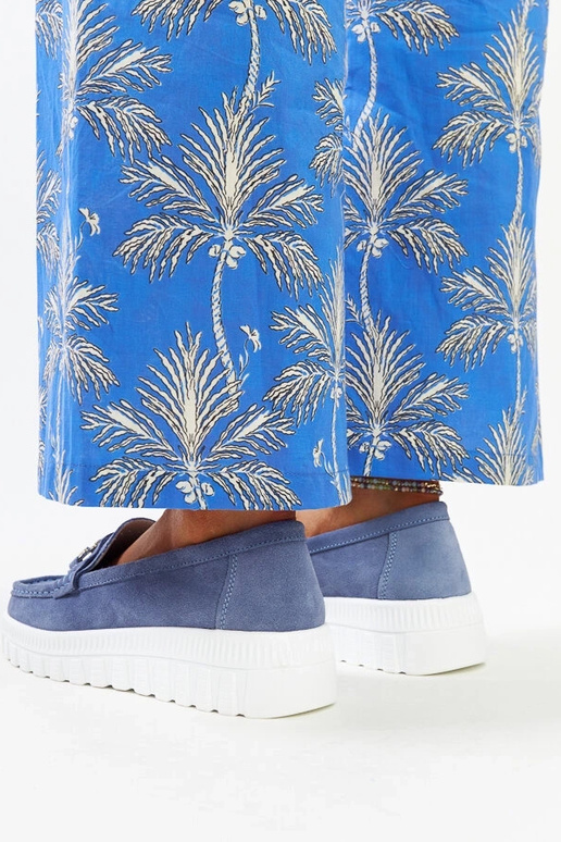 Niebieskie skórzane półbuty z ozdobną... Niebieskie skórzane półbuty z ozdobną...