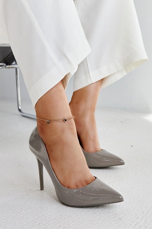 Ciemnoszare lakierowane szpilki ze...