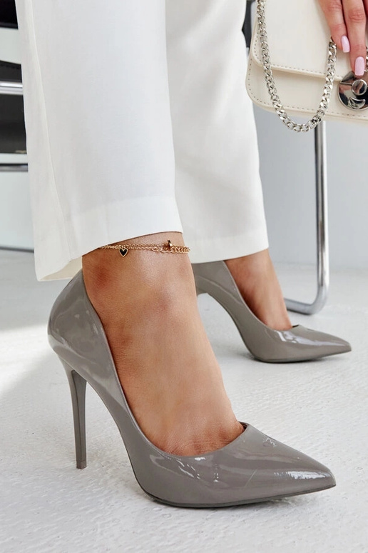 Ciemnoszare lakierowane szpilki ze...