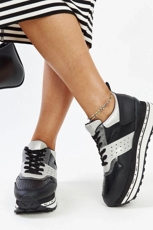 Czarne sneakersy na wysokiej...