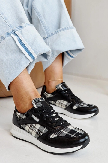 Czarne sneakersy w kratkę Afifah 2
