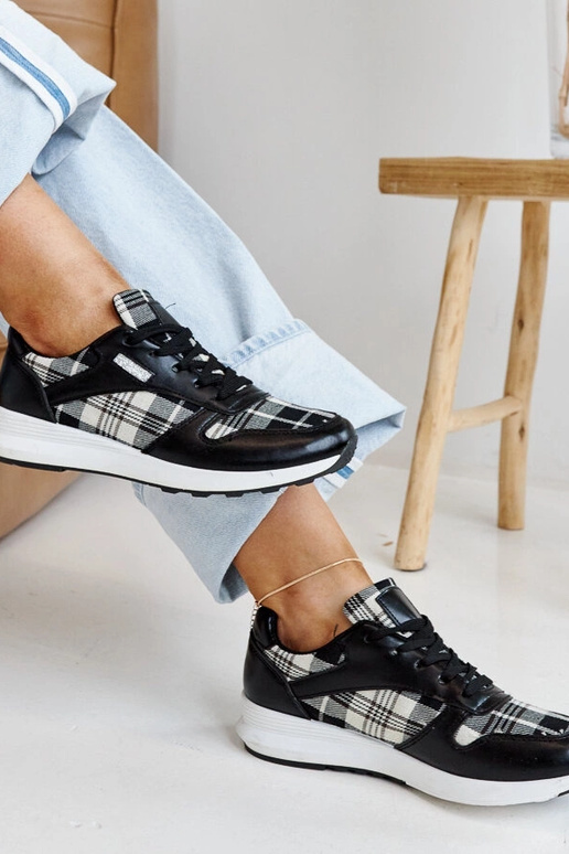 Czarne sneakersy w kratkę Afifah