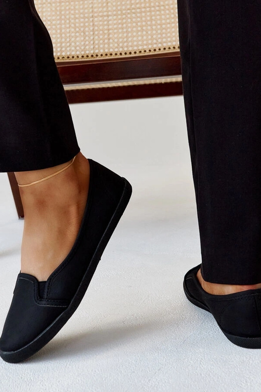 Czarne tenisówki wsuwane eko skóra...