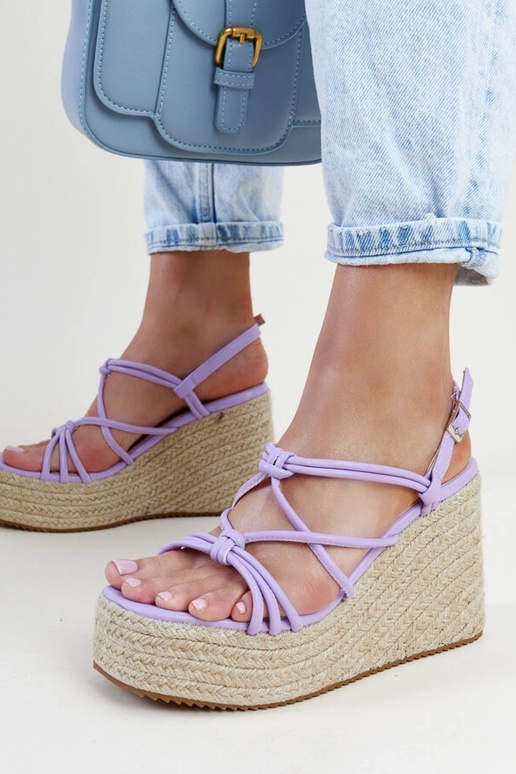 Fioletowe sandałki na koturnie Mara
