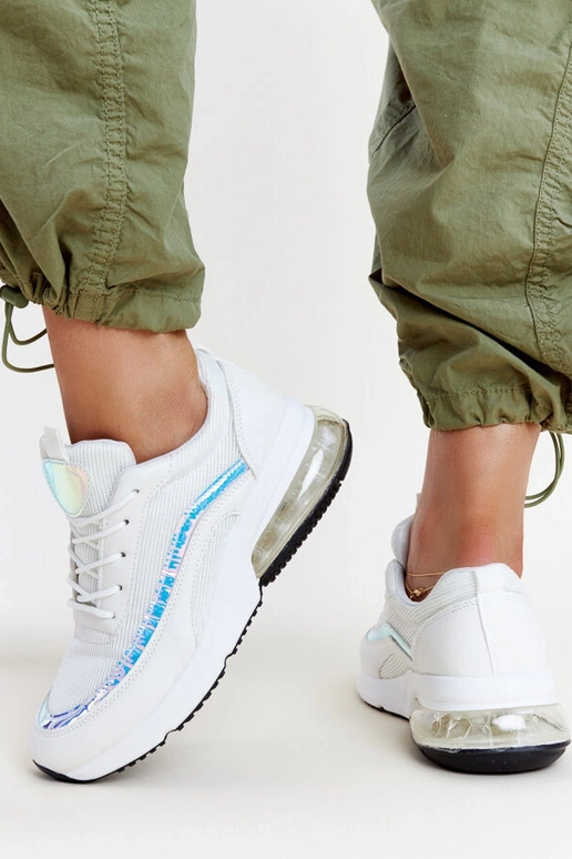 Białe sneakersy z hologramem Jelka