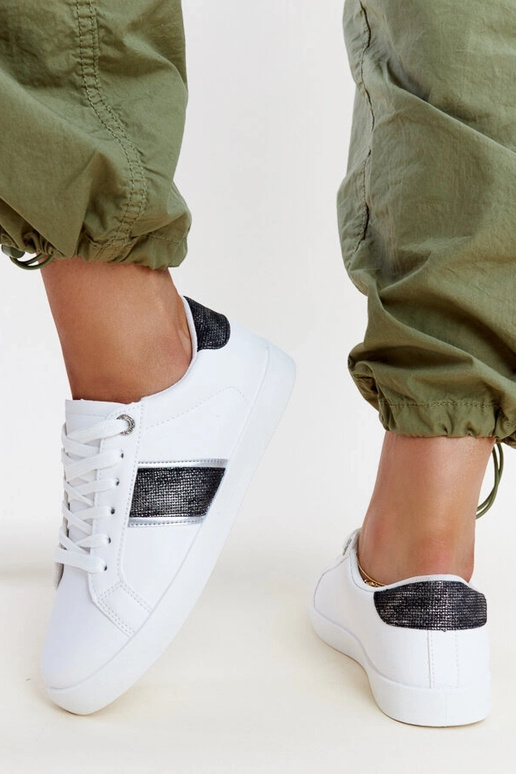 Biało-czarne sneakersy z ozdobnym...