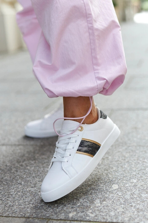 Białe sneakersy z ozdobnym paskiem Grada
