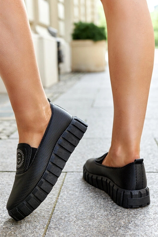 Czarne półbuty na masywnej podeszwie... Czarne półbuty na masywnej podeszwie...