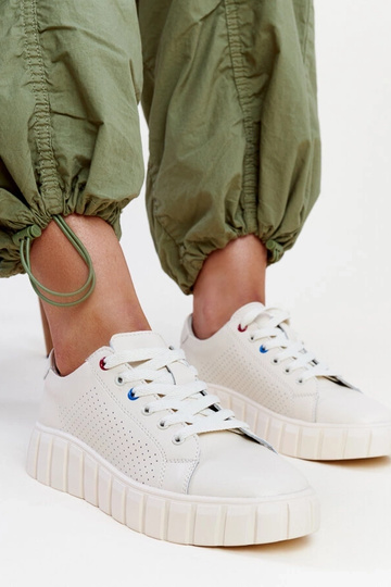 Beżowe skórzane sneakersy...