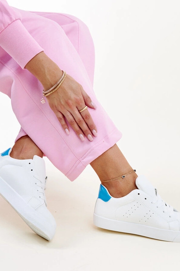 Biało-niebieskie sneakersy...